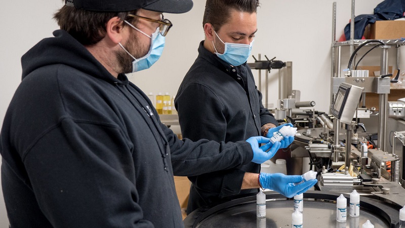 Brendan-McDermott-and-Alex-Althaus-looking-over-production-line-Nu-X-mg-magazine-mgretailer-cannabis-news Brendan-McDermott-and-Alex-Althaus-looking-over-production-line-Nu-X-mg-magazine-mgretailer-cannabis-news