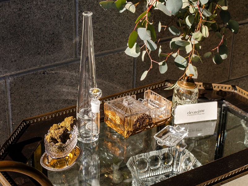 Elevate-Jane-Vintage-Bong-Cart-Collection-cannabis-luxury-products-mg-magazine-mgretailer