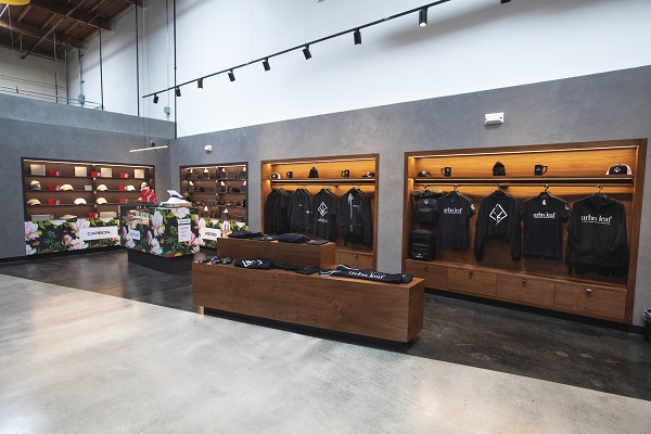 Urbn-Leaf-Spreading-San-Diego-Chic-San-Ysidro-cannabis-dispensary-merch-pop-up-mg-magazine-mgretailer